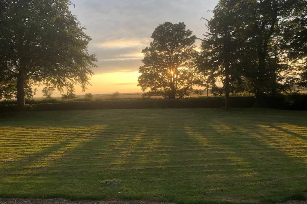 Hall Cottage, Wighill Near York And Leeds แท็ดคาสเตอร์ ภายนอก รูปภาพ